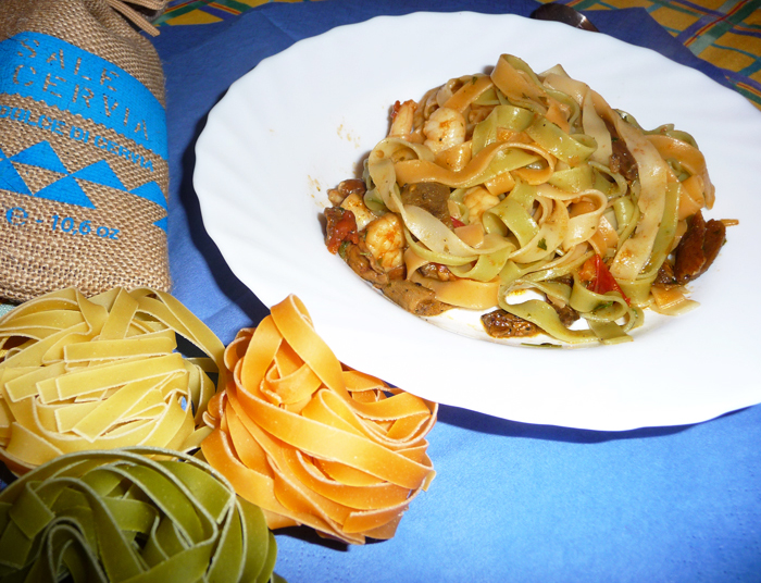 77-78n)Tagliatelle-tricolori,-gamberetti-e-porcini